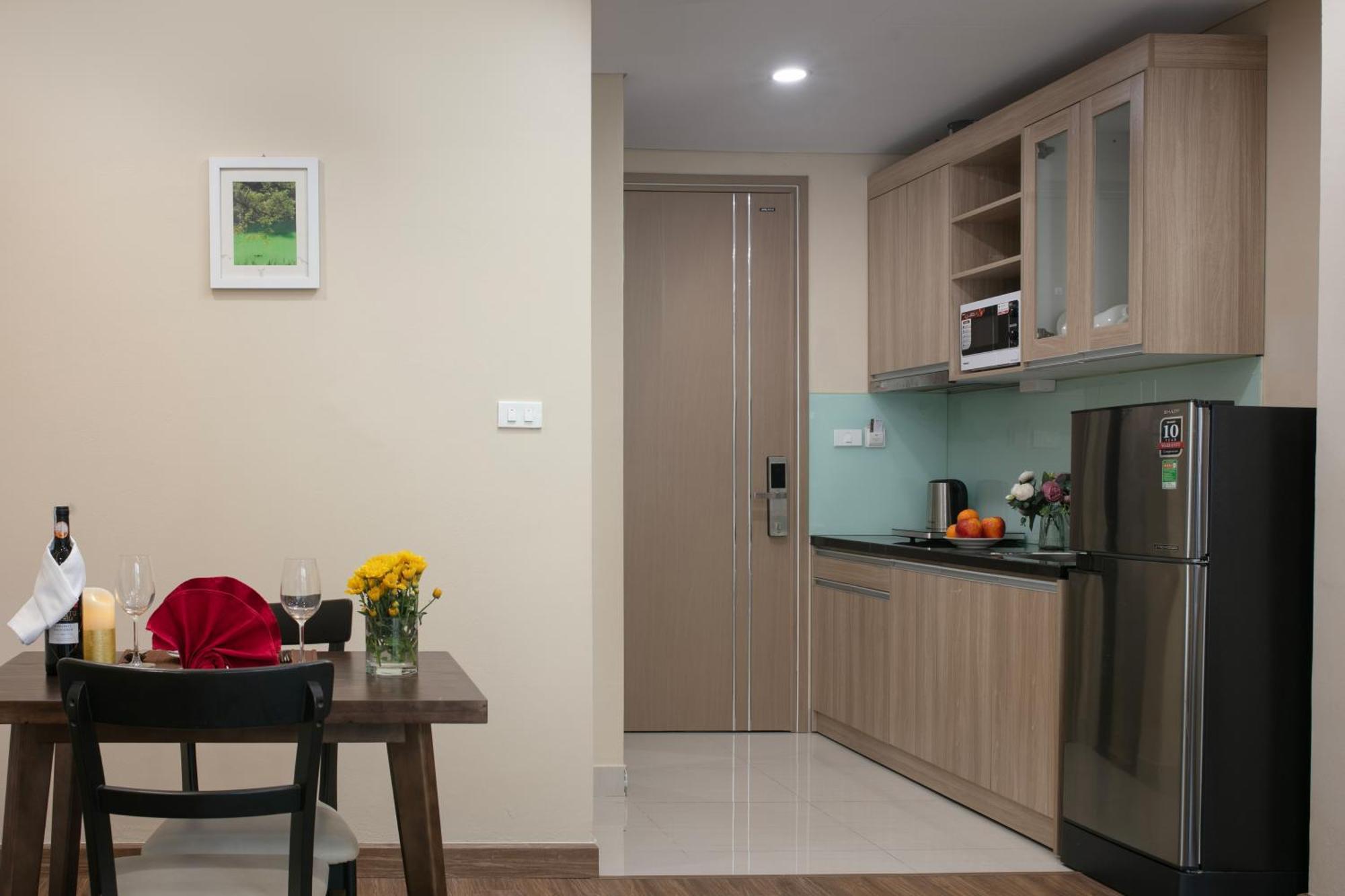 Hb Serviced Apartment - Lac Long Quan Hanoi Exterior photo